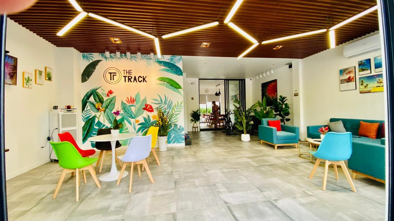 The Track Homestay - Near Bai Dai Beach Cam Lam ภายนอก รูปภาพ