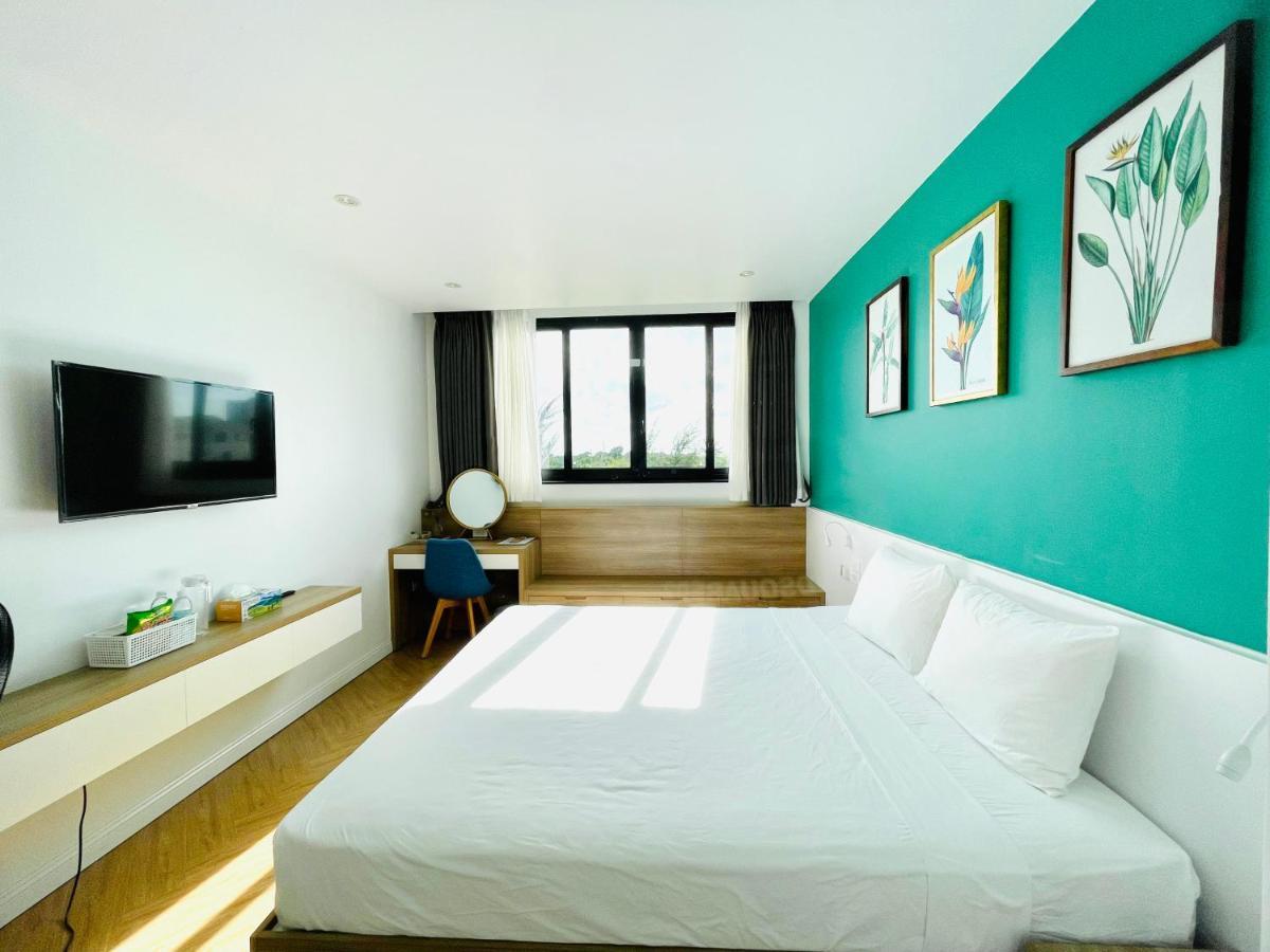 The Track Homestay - Near Bai Dai Beach Cam Lam ภายนอก รูปภาพ