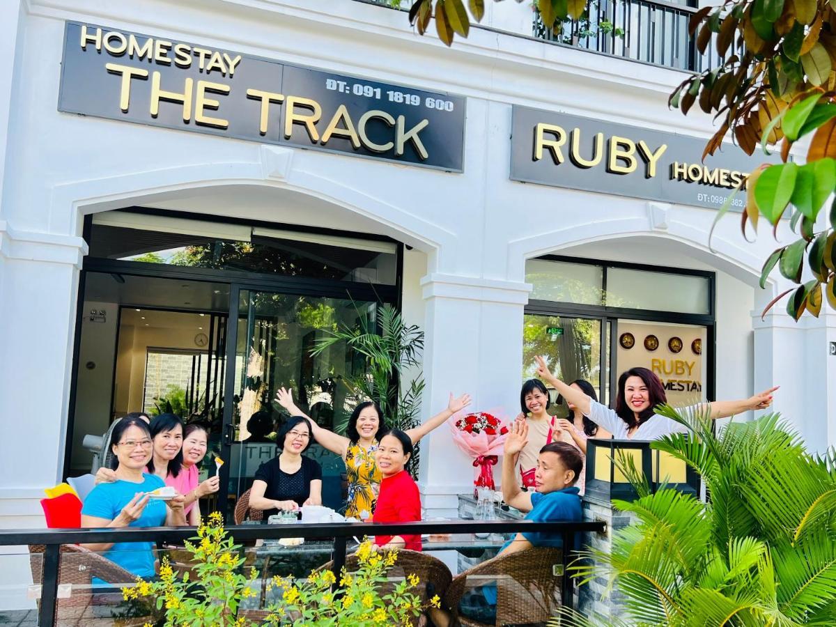 The Track Homestay - Near Bai Dai Beach Cam Lam ภายนอก รูปภาพ