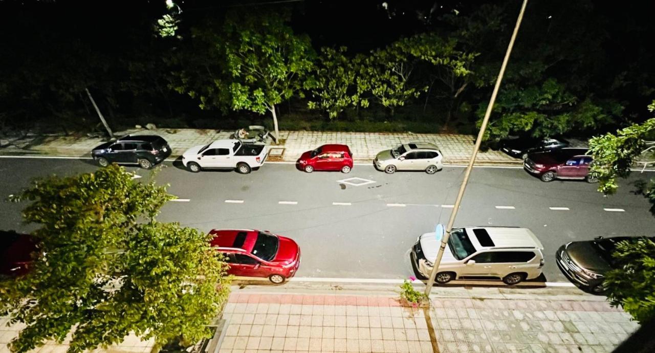 The Track Homestay - Near Bai Dai Beach Cam Lam ภายนอก รูปภาพ