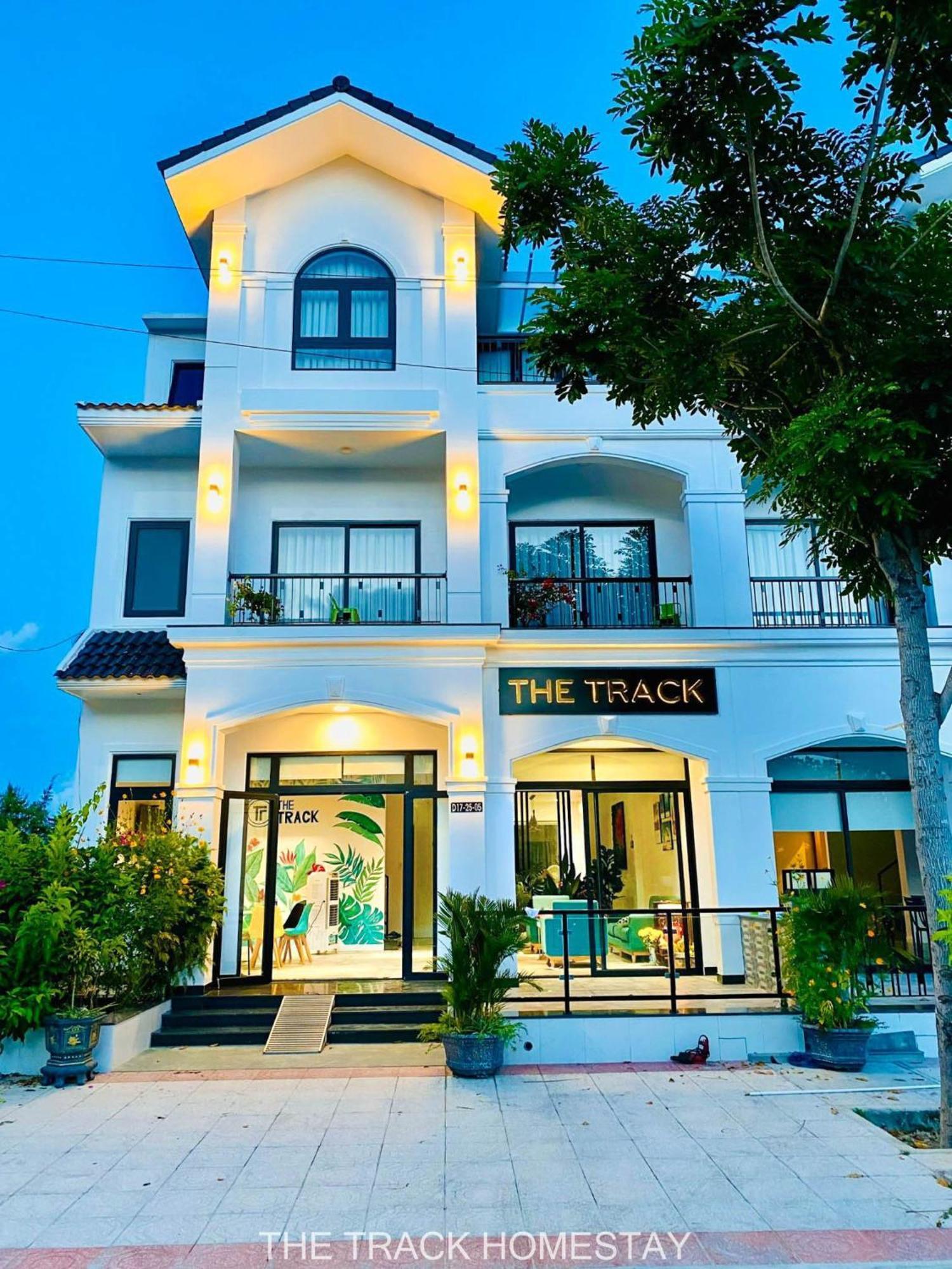 The Track Homestay - Near Bai Dai Beach Cam Lam ภายนอก รูปภาพ