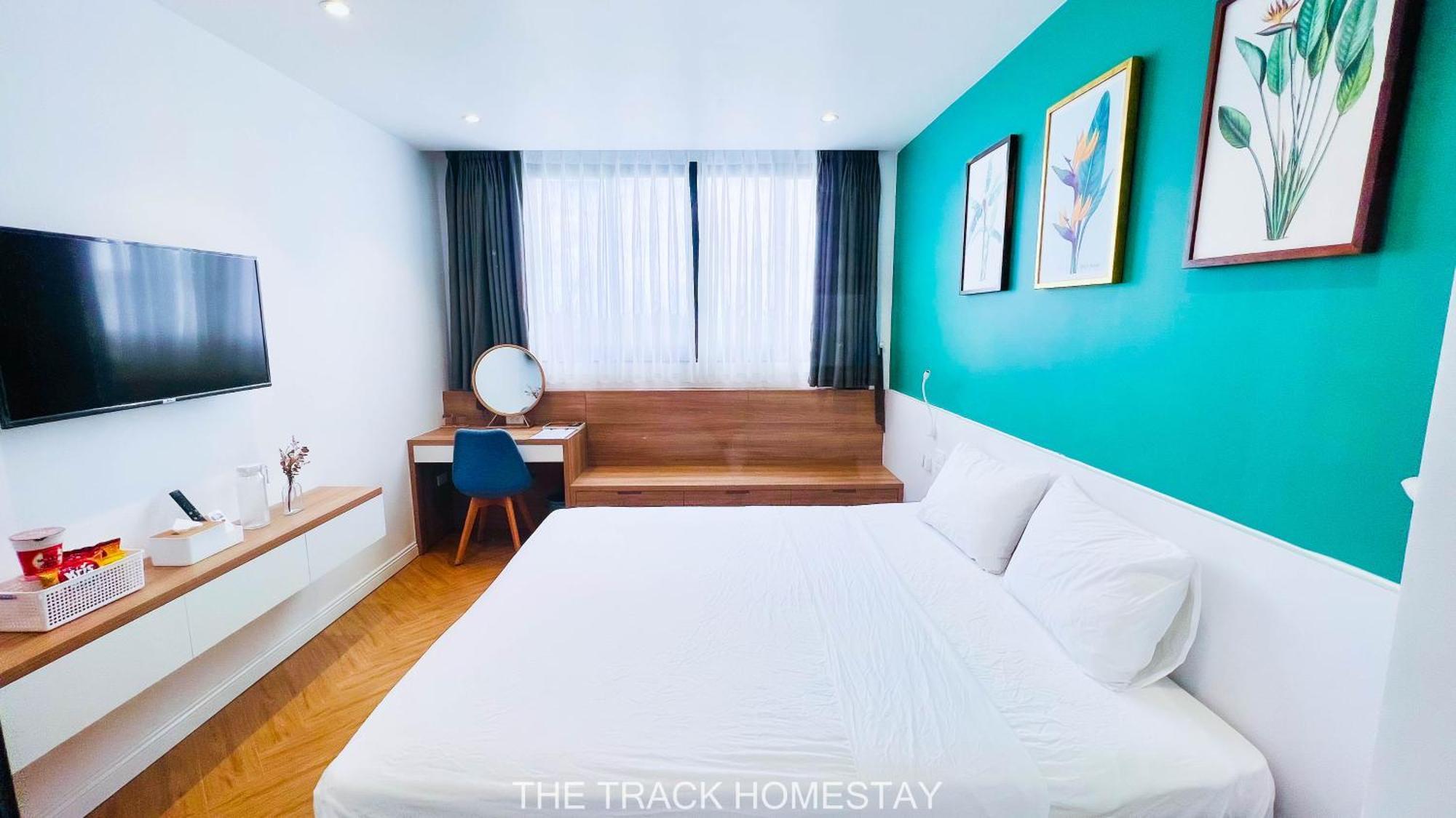 The Track Homestay - Near Bai Dai Beach Cam Lam ภายนอก รูปภาพ