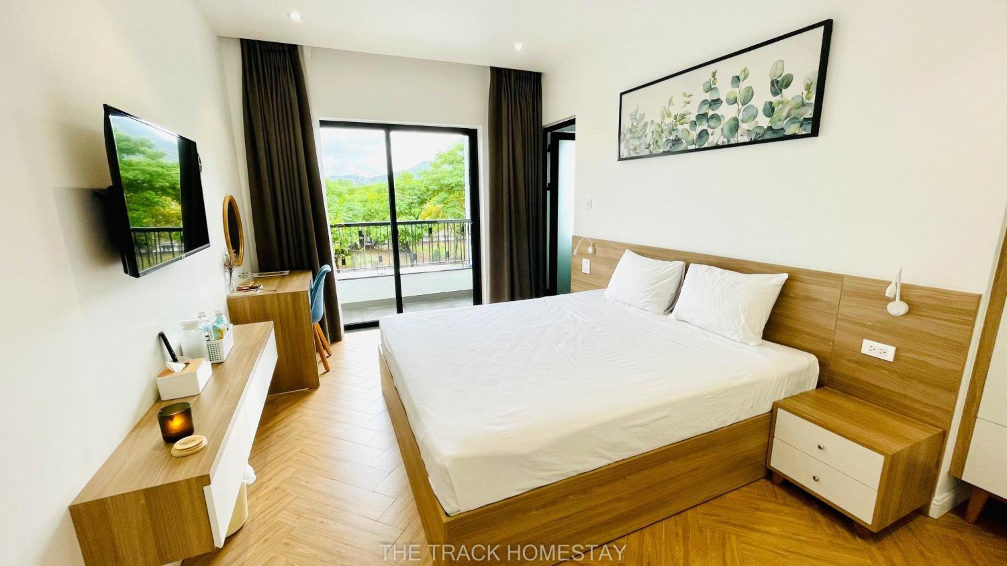 The Track Homestay - Near Bai Dai Beach Cam Lam ภายนอก รูปภาพ