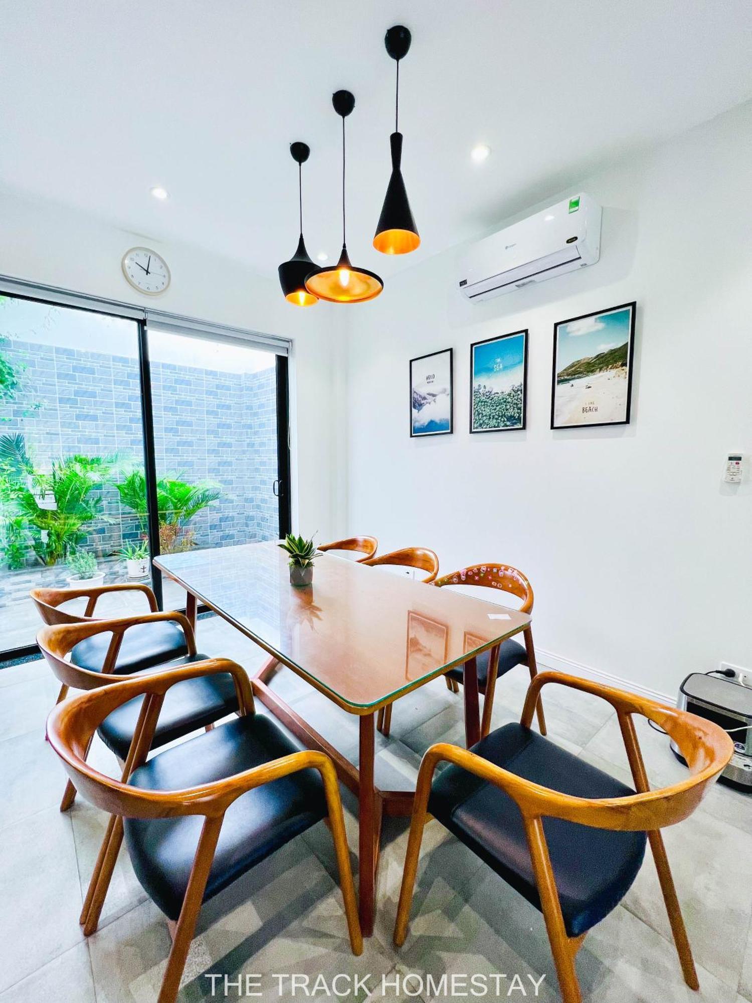 The Track Homestay - Near Bai Dai Beach Cam Lam ภายนอก รูปภาพ