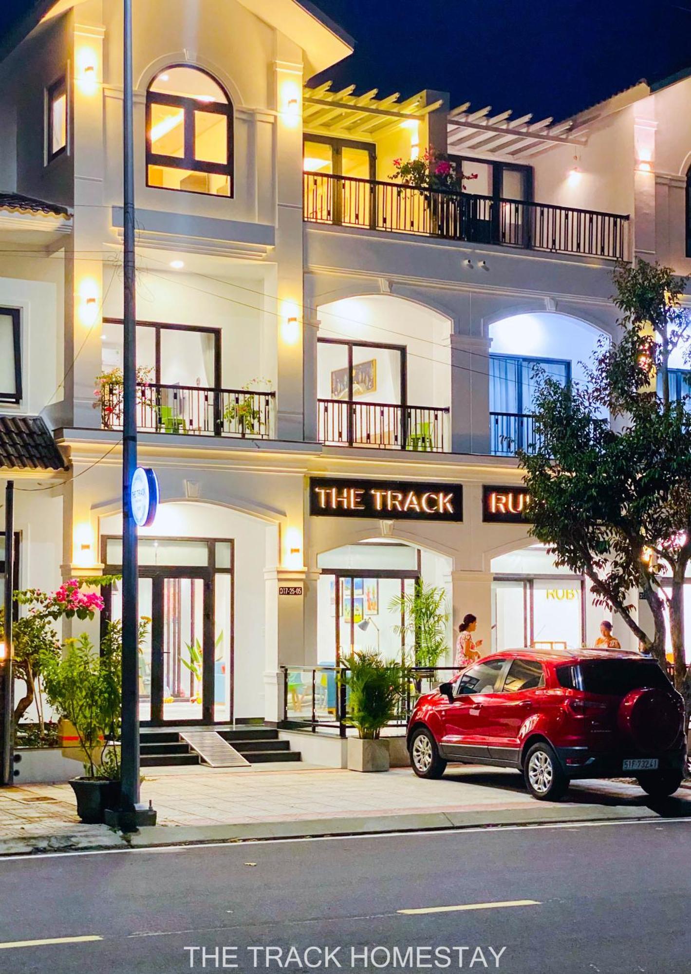 The Track Homestay - Near Bai Dai Beach Cam Lam ภายนอก รูปภาพ
